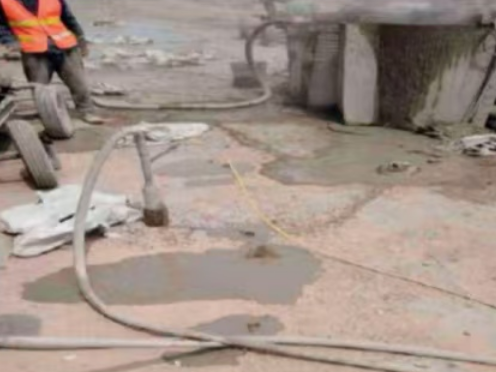 涡阳水泥混凝土路面板底注浆技术 路面脱空注浆整治方案
